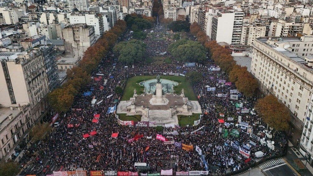 A 11 años de Ni Una Menos, miles marchan en Argentina contra los femicidios y el retroceso de las políticas de género
