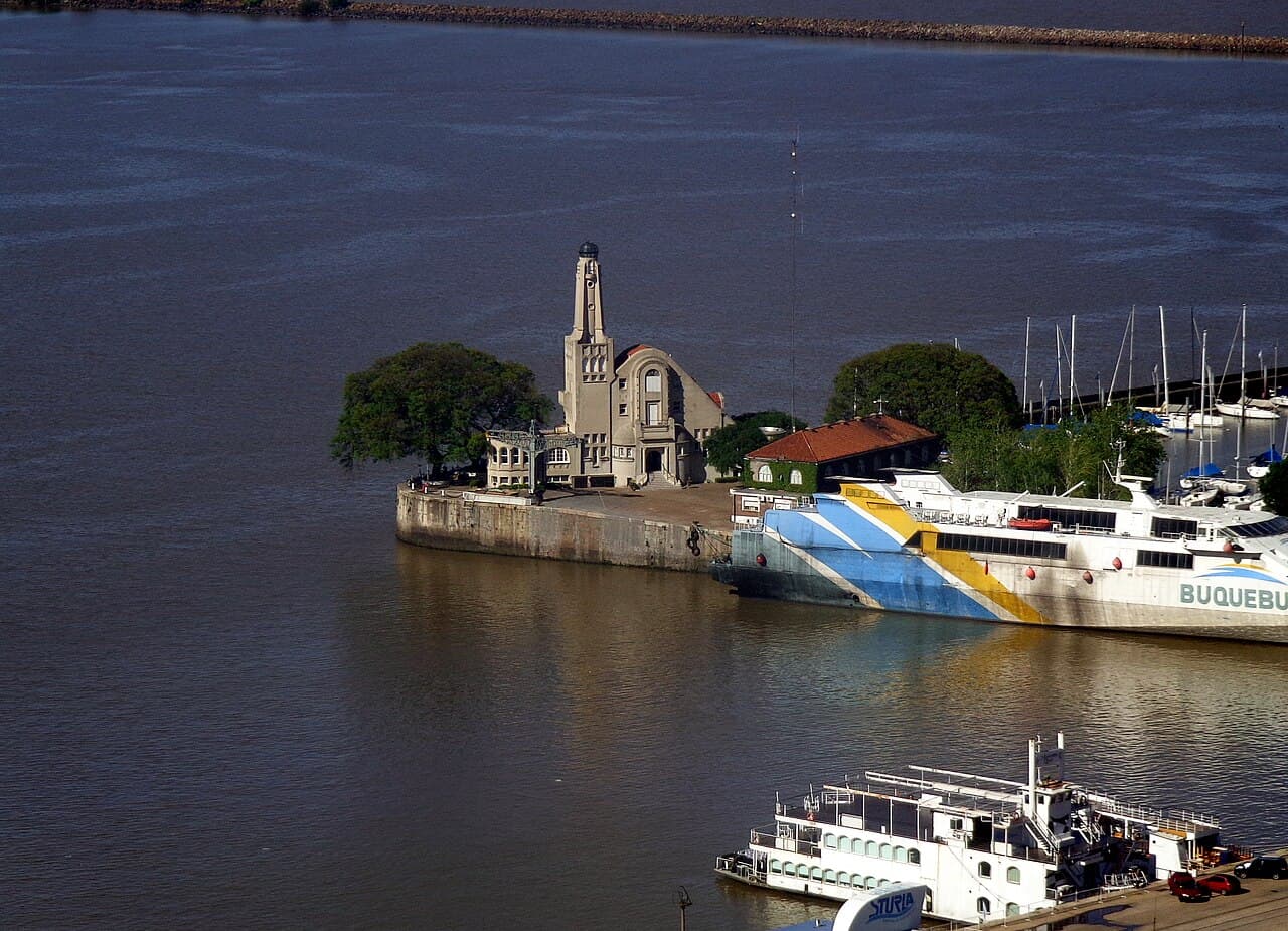 Buquebus lanza el ferry eléctrico más grande del mundo entre Buenos Aires y Uruguay