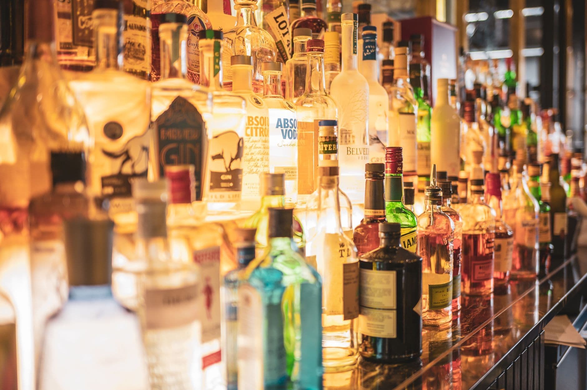 Encuesta en México revela amplio apoyo a endurecer las normas sobre venta y consumo de alcohol