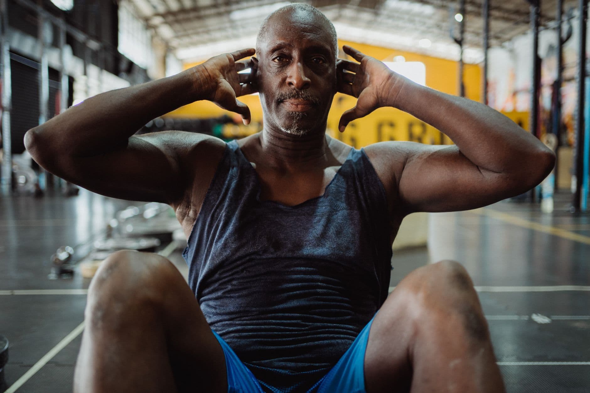 Entrenamiento de fuerza después de los 40: cinco ejercicios clave para no perder músculo