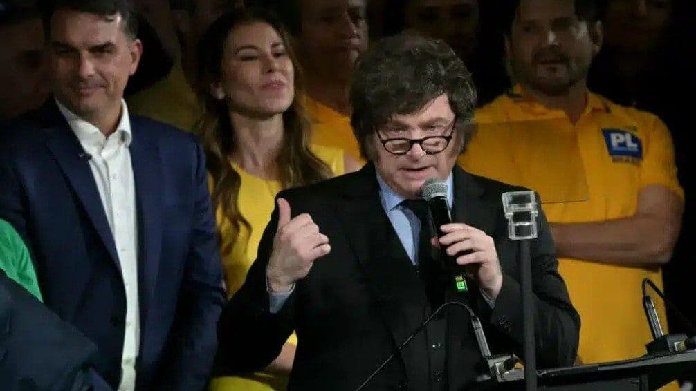 Milei endurece la Ley de Migraciones en Argentina y prohibirá el ingreso de extranjeros que promuevan mensajes de odio