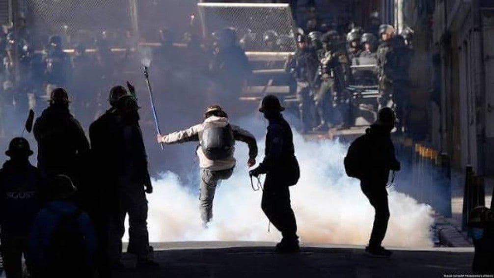 Mineros paralizan La Paz y agravan la crisis social en Bolivia