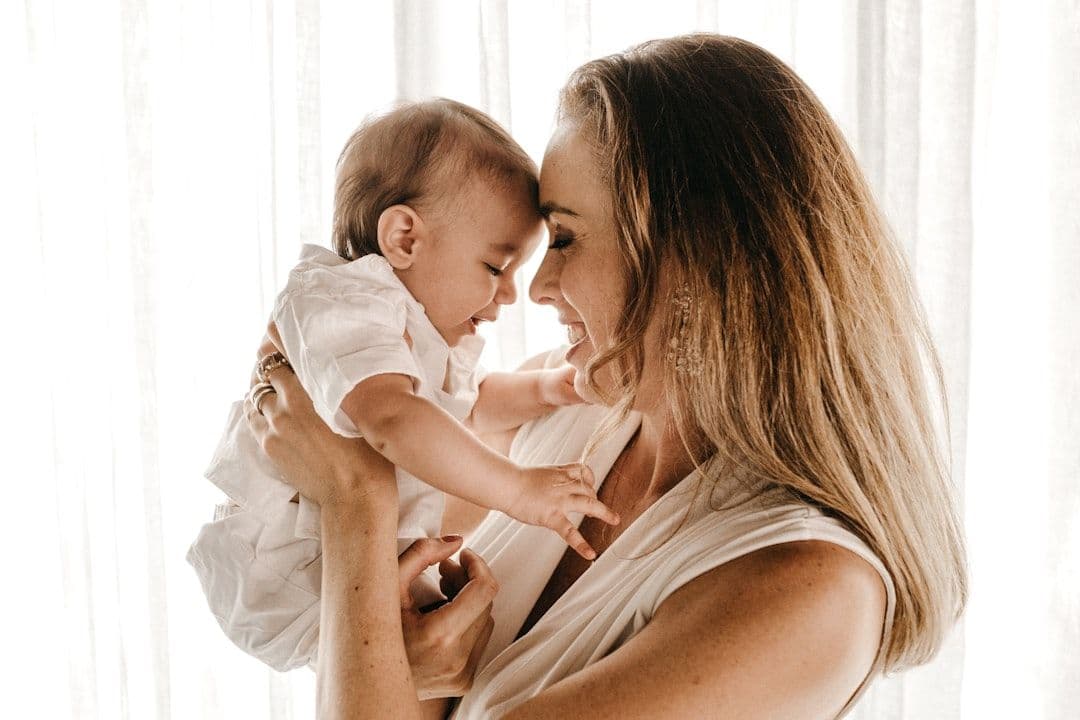 Qué le pasa al cuerpo y la mente de una madre después del parto, según la ciencia
