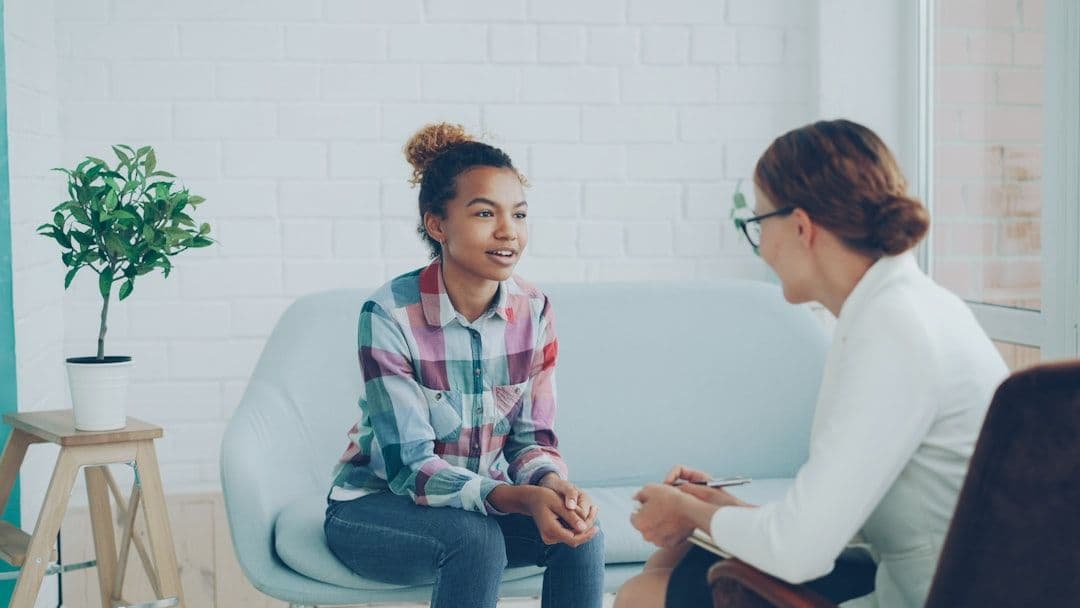 Salud Mental España pide acompañar sin juzgar a quienes enfrentan un duelo por suicidio