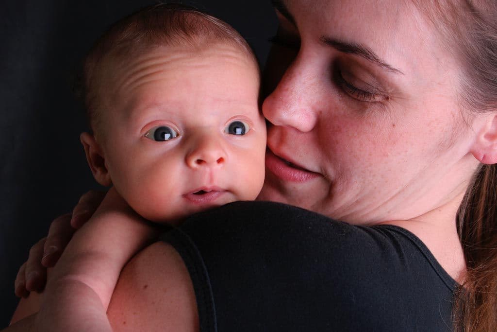 Un estudio vincula la edad de los padres al momento de nacer con la salud futura de sus hijos