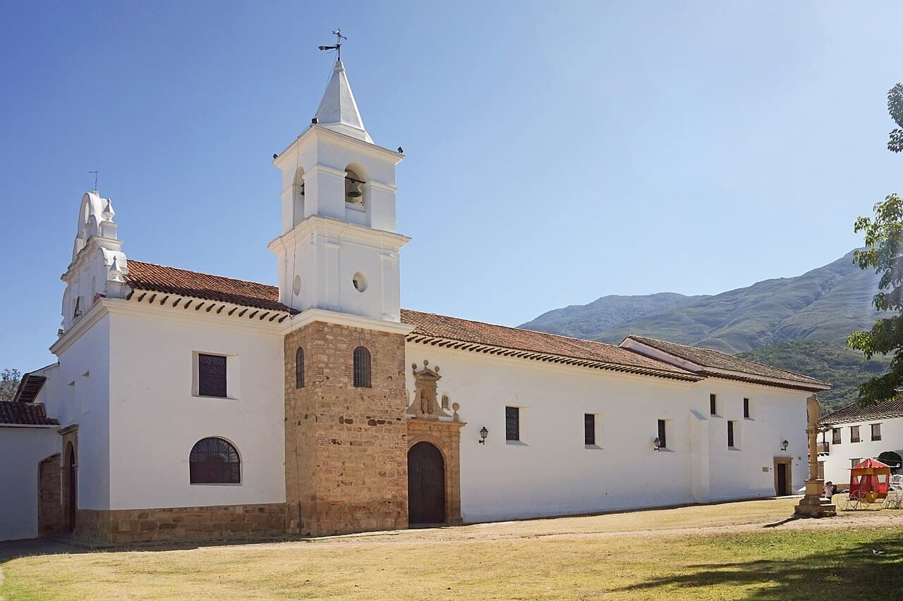 Un incendio forestal pone en jaque a Villa de Leyva, uno de los destinos turísticos más queridos de Colombia