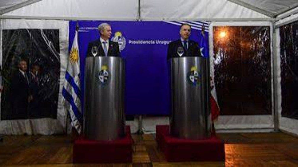 Uruguay y Chile refuerzan cooperación contra el crimen organizado tras reunión entre Yamandú Orsi y José Antonio Kast