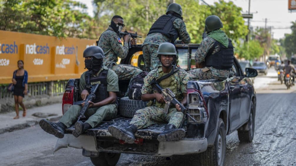 Violencia sin fin en Haití: muere baleado un oficial de la Fuerza Multinacional de Apoyo